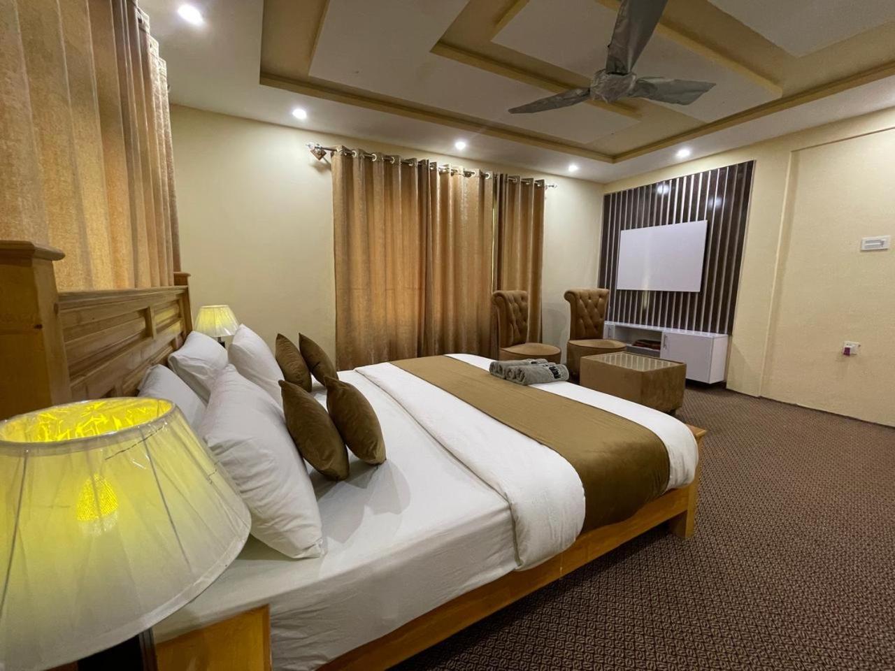Skardu Saraye Hotel & Resort Εξωτερικό φωτογραφία